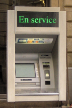Miroir en façade de GAB